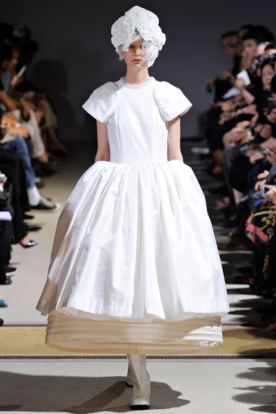 Look 3